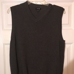 Men’s Apt. 9 Sweater Vest grey size small